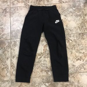 Nike Boys Black/White Jogger Pants Size (XL)